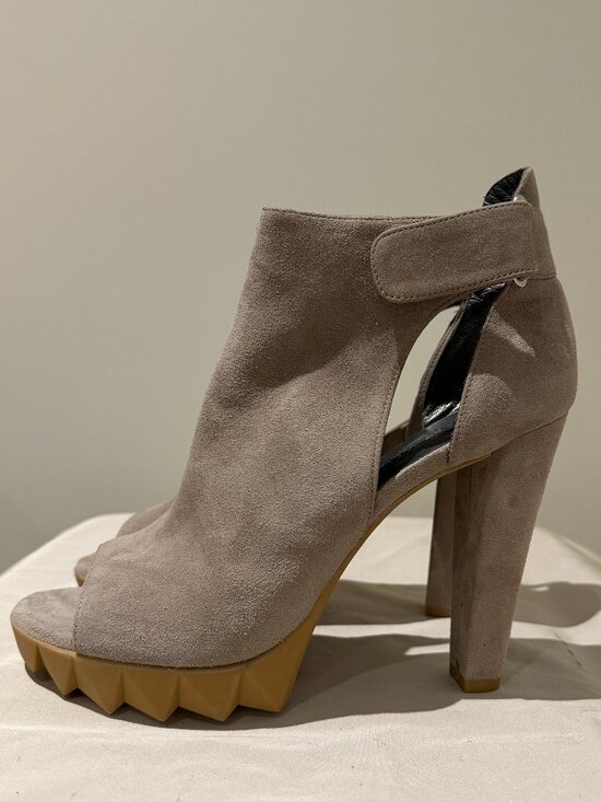 Stuart Weitzman Shoes - Stuart Weitzman Taupe Suede Cutout Peep-Toe Ankle High Heels - Size 9